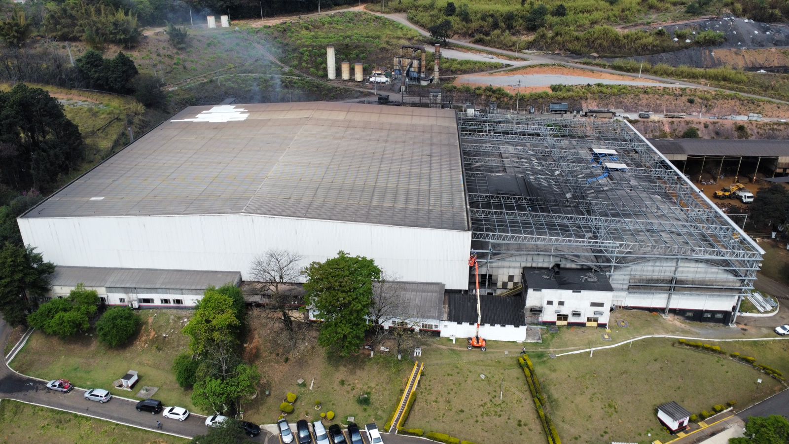 Depois — galpão reconstruído